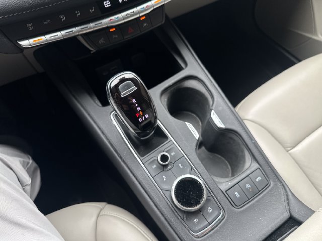 Used 2022 Cadillac XT4 Premium Luxury w/ Enhanced Visibility Package FWD image 20
