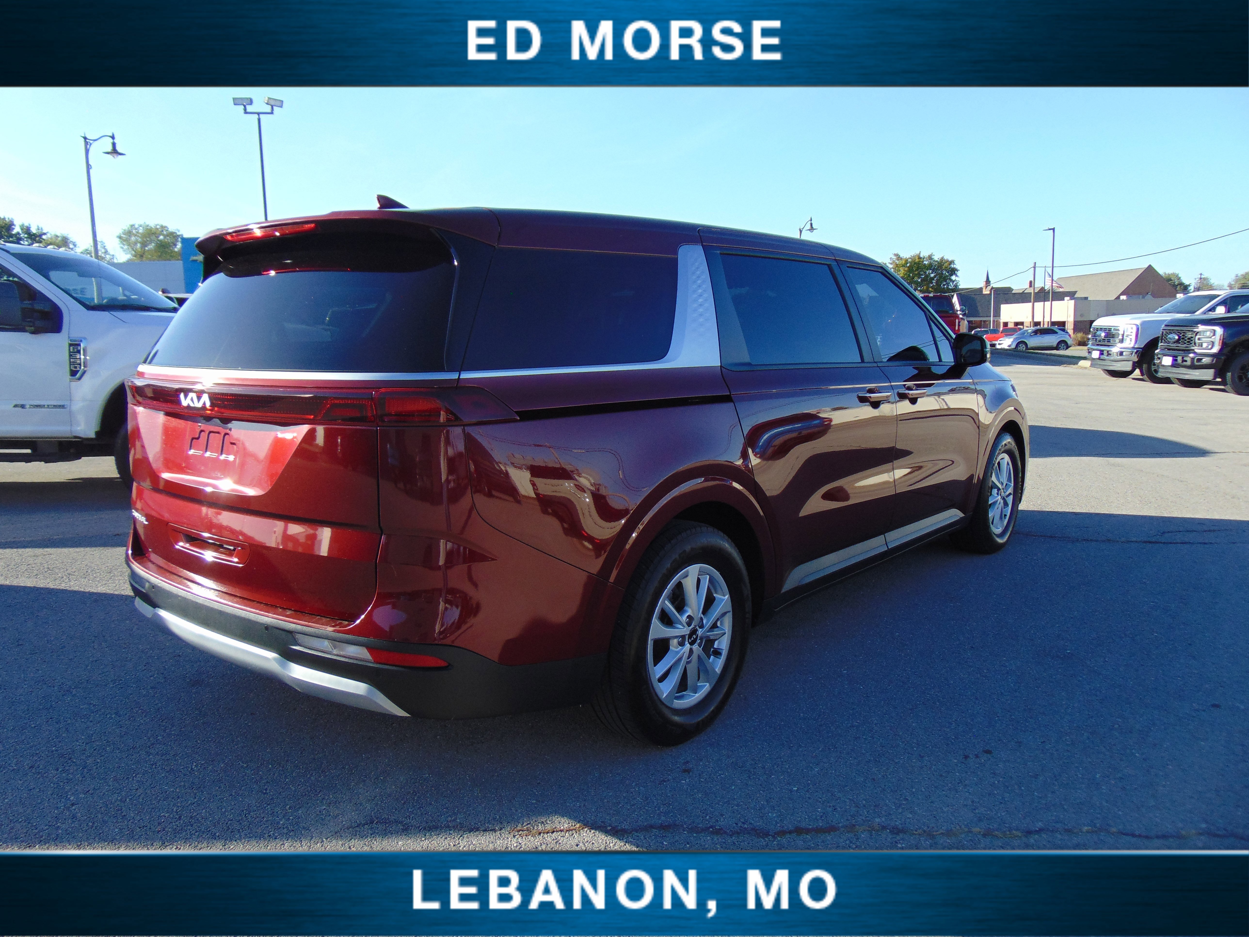 Used 2023 Kia Carnival LX image 6