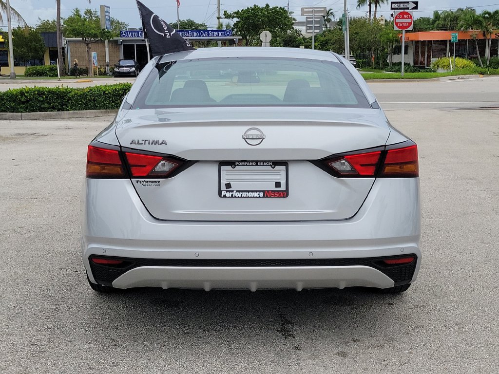 Certified 2024 Nissan Altima 2.5 S FWD image 10