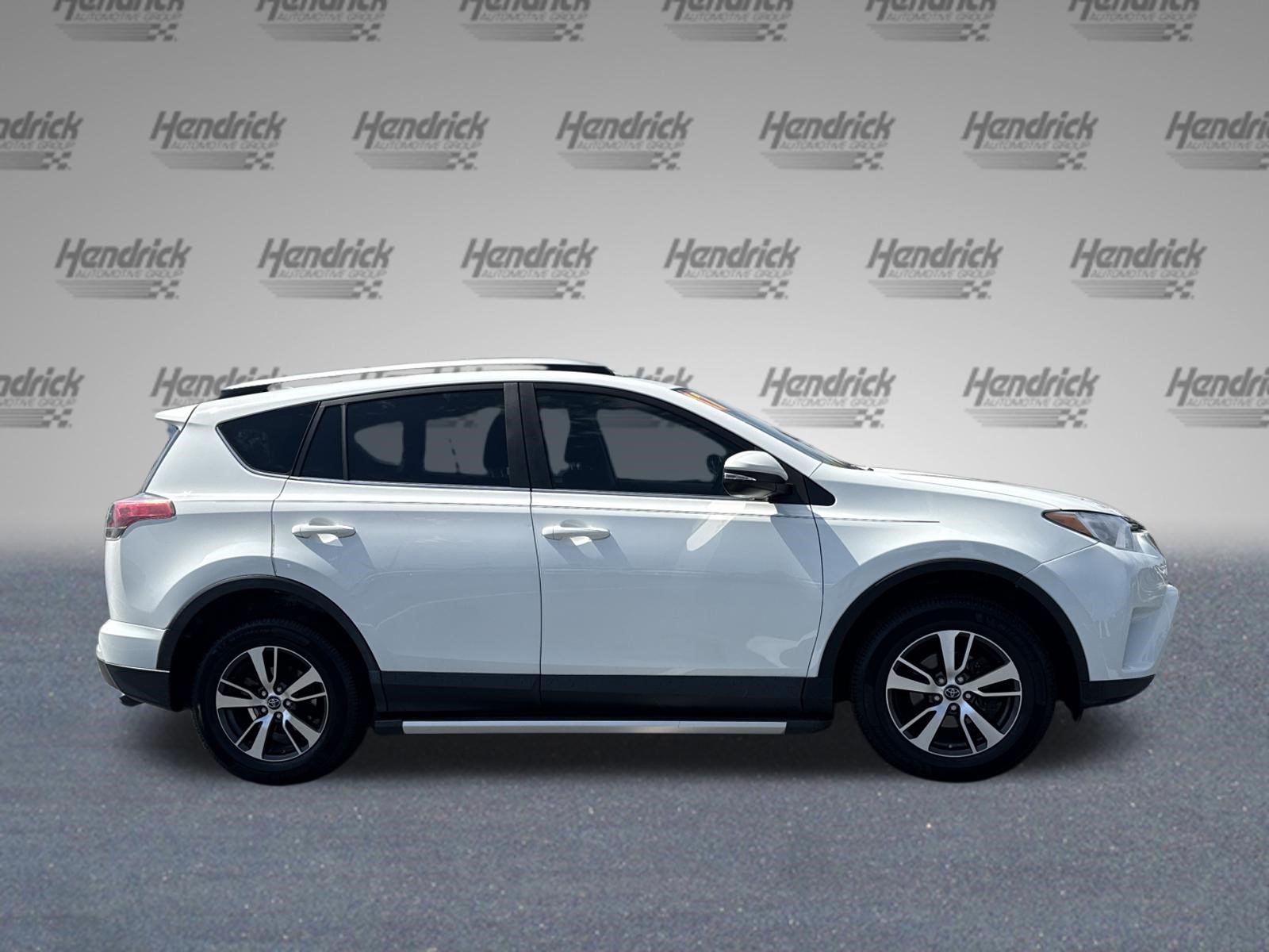 Used 2017 Toyota RAV4 XLE FWD image 11