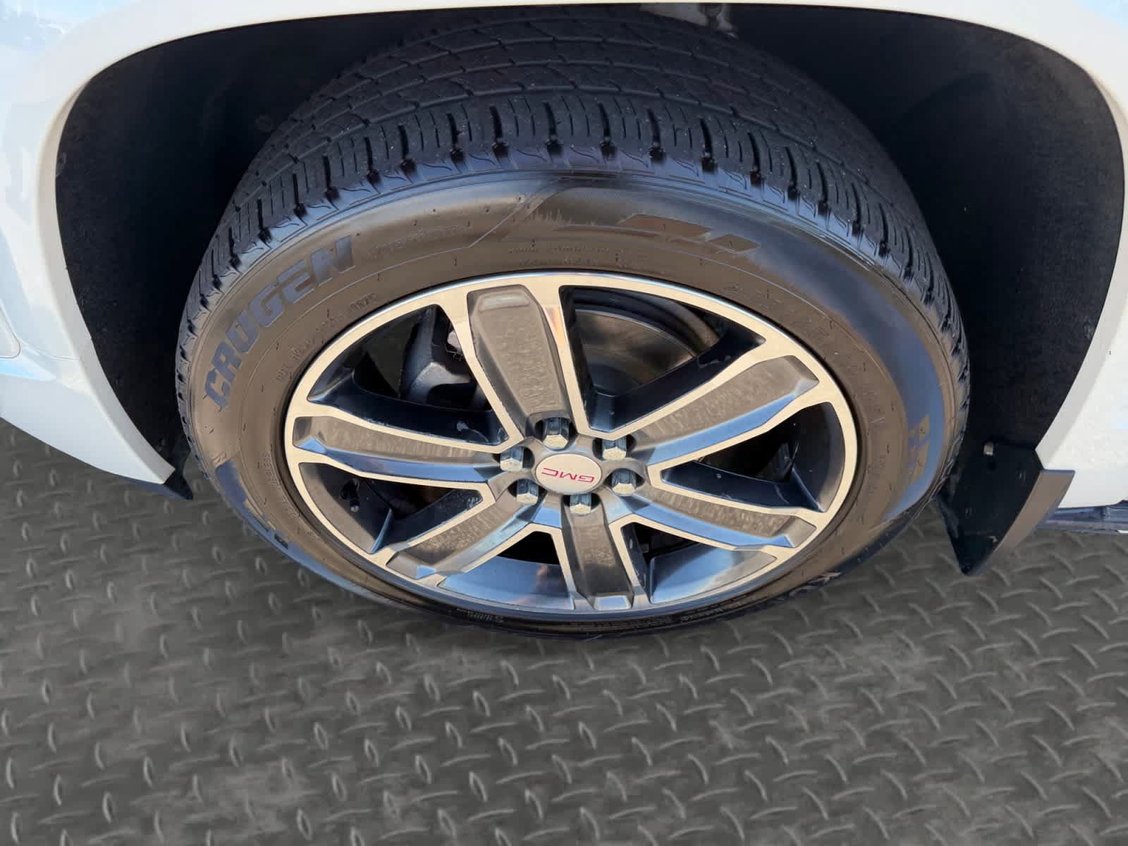 Used 2018 GMC Acadia Denali w/ Technology Package AWD/4WD image 9