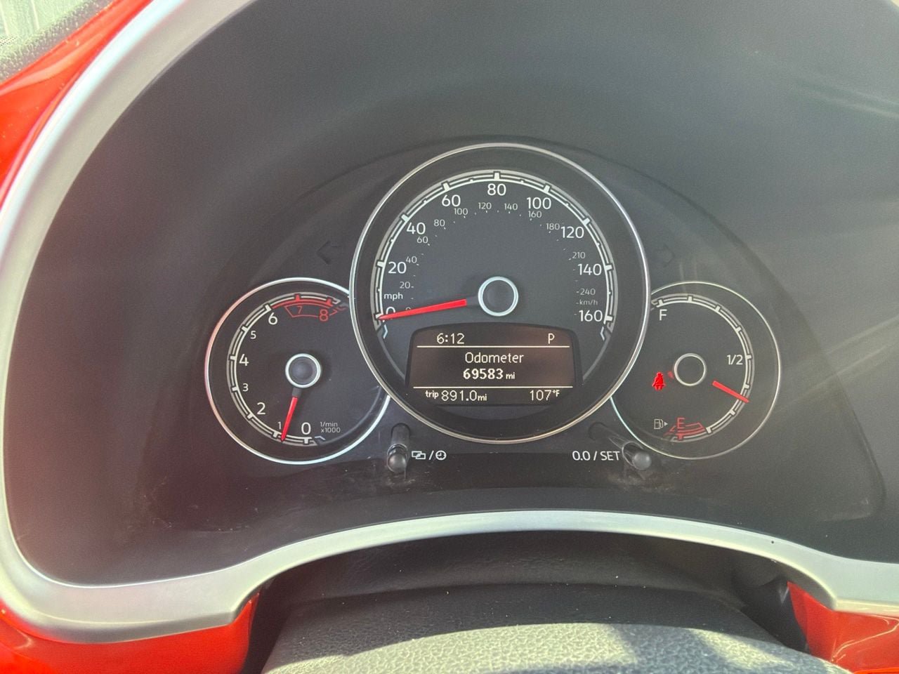 Used 2017 Volkswagen Beetle 1.8T S FWD image 1