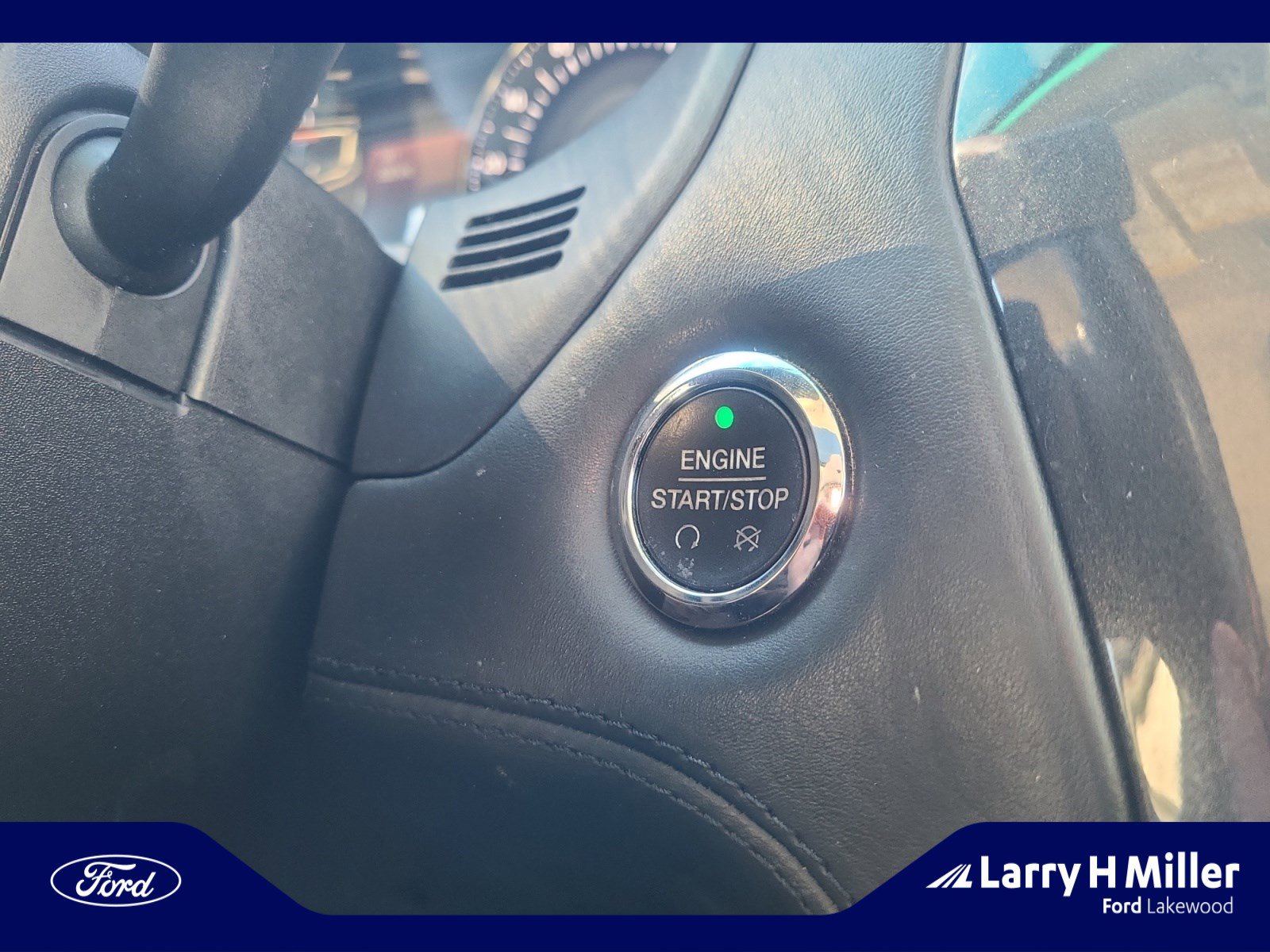 Used 2016 Ford Explorer Platinum image 29