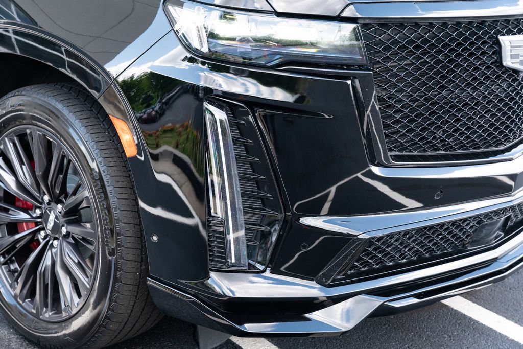Used 2023 Cadillac Escalade ESV V w/ LPO, ONYX Package AWD/4WD image 8