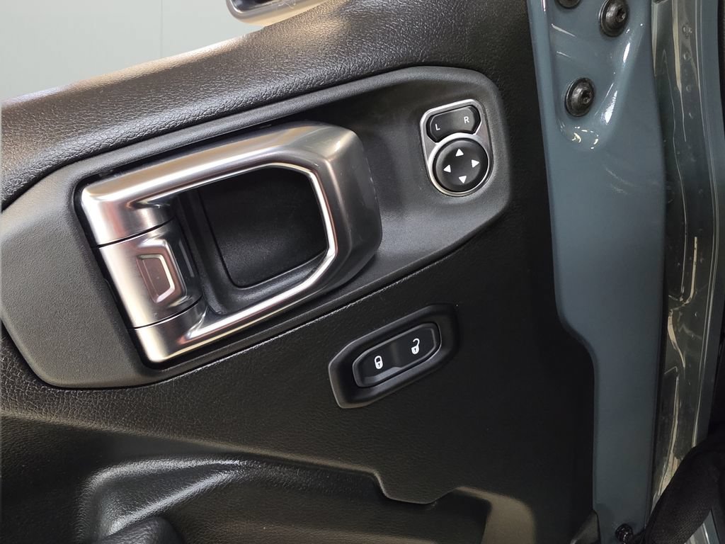 Certified 2025 Jeep Wrangler Unlimited Rubicon 4xe w/ Convenience Group AWD/4WD image 13