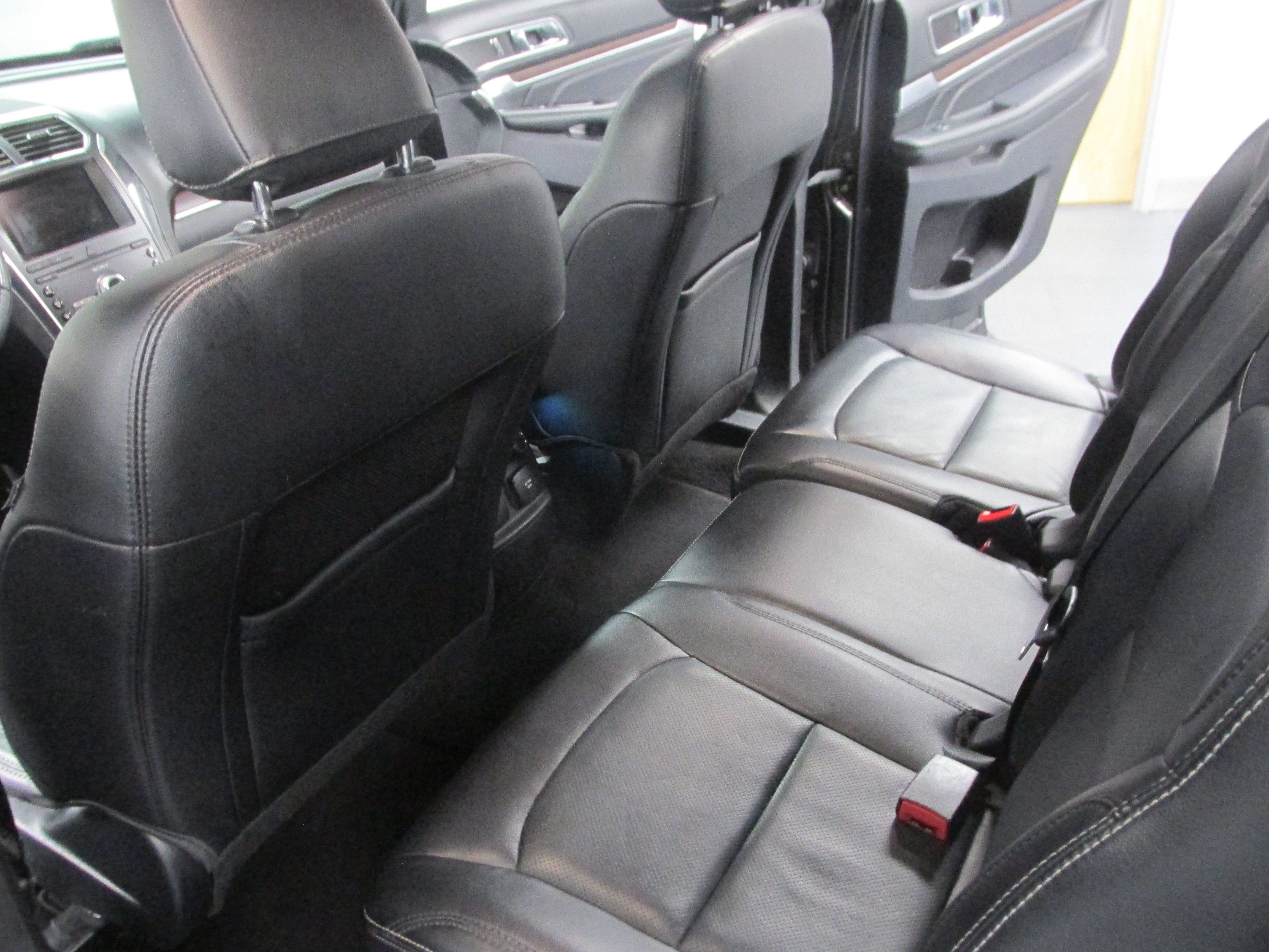 Certified 2019 Ford Explorer Limited w/ Class III Trailer Tow Package image 31