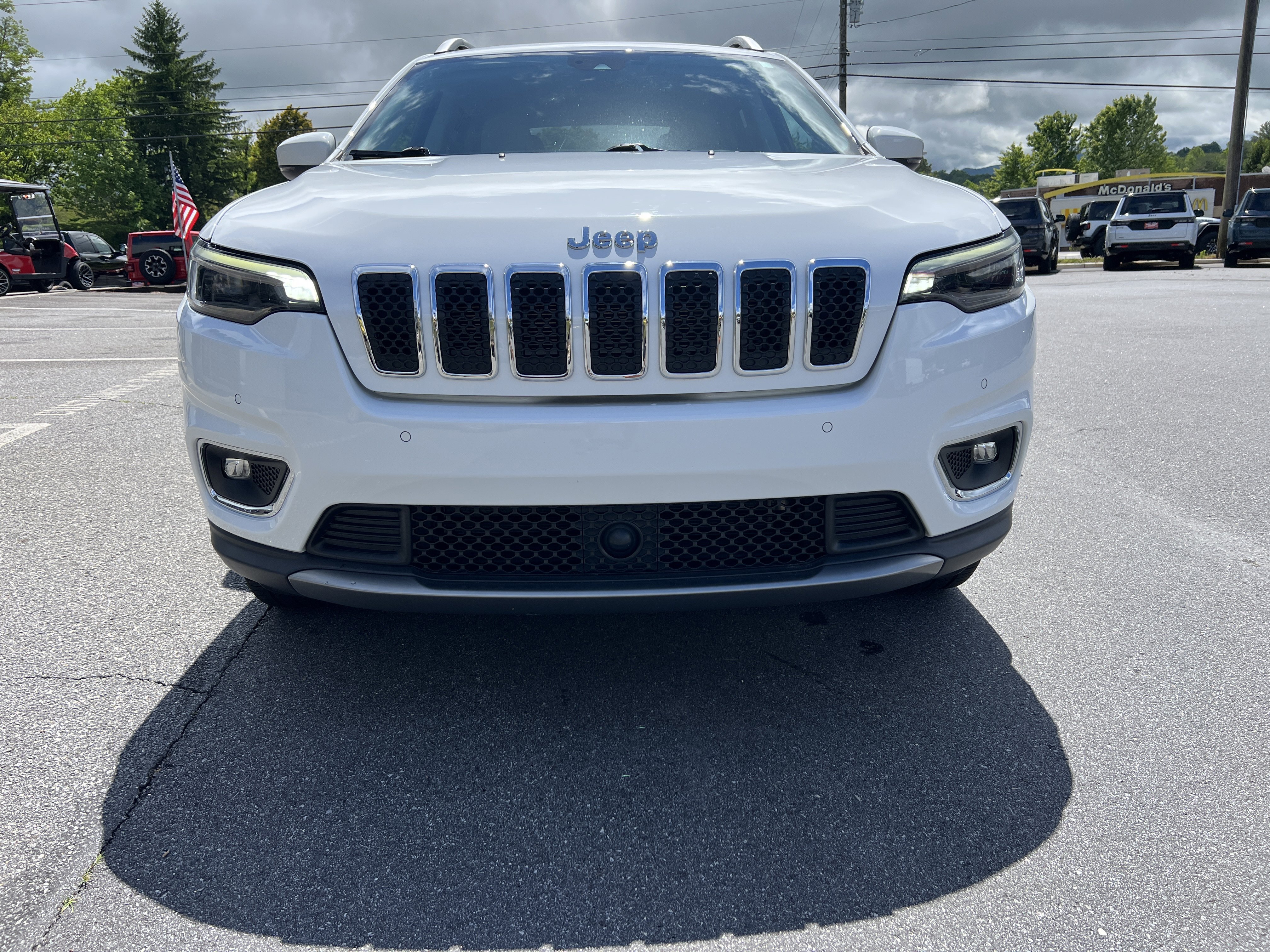 Used 2020 Jeep Cherokee Limited w/ Technology Group AWD/4WD image 5