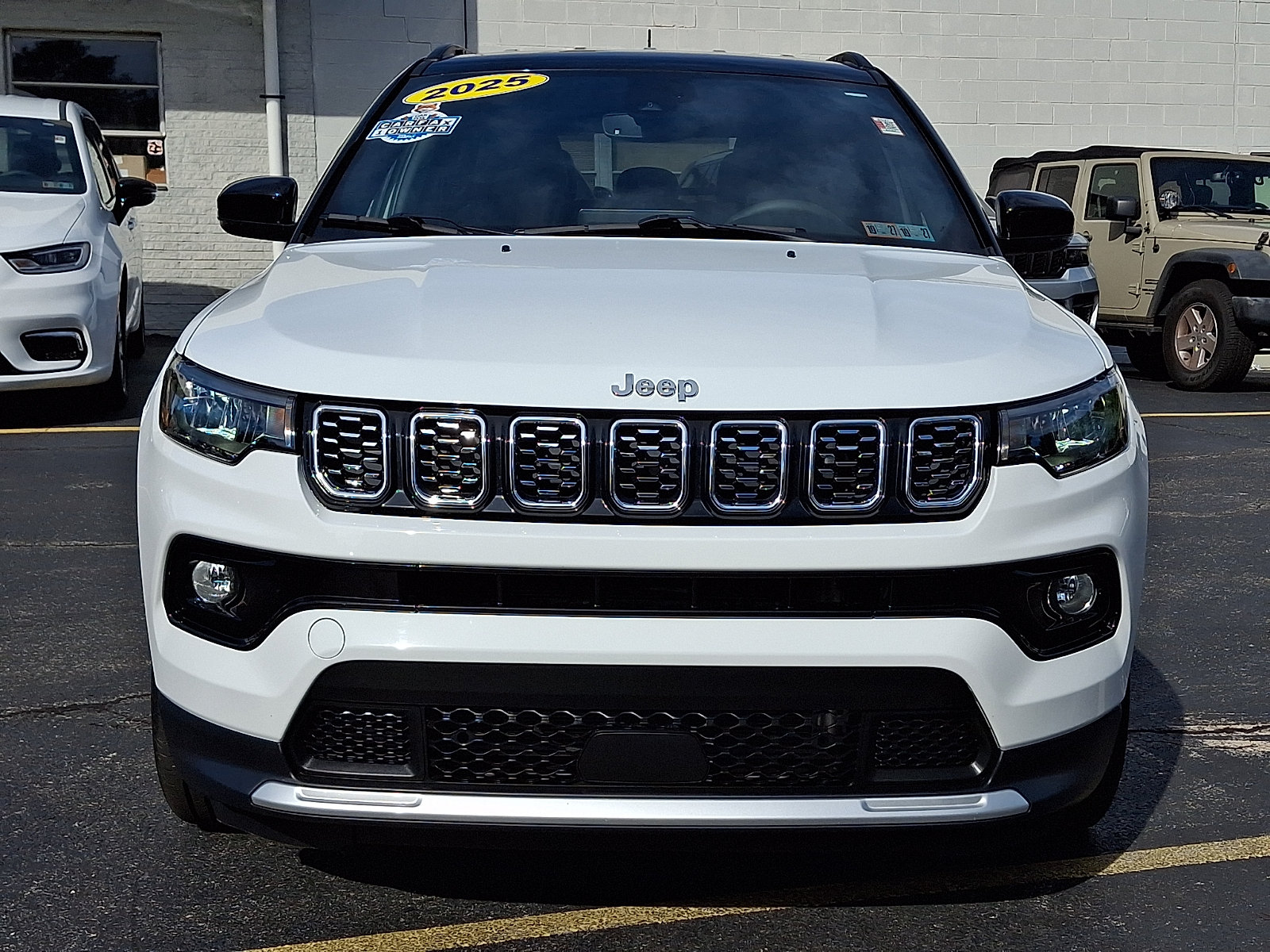 Certified 2025 Jeep Compass Limited AWD/4WD image 2