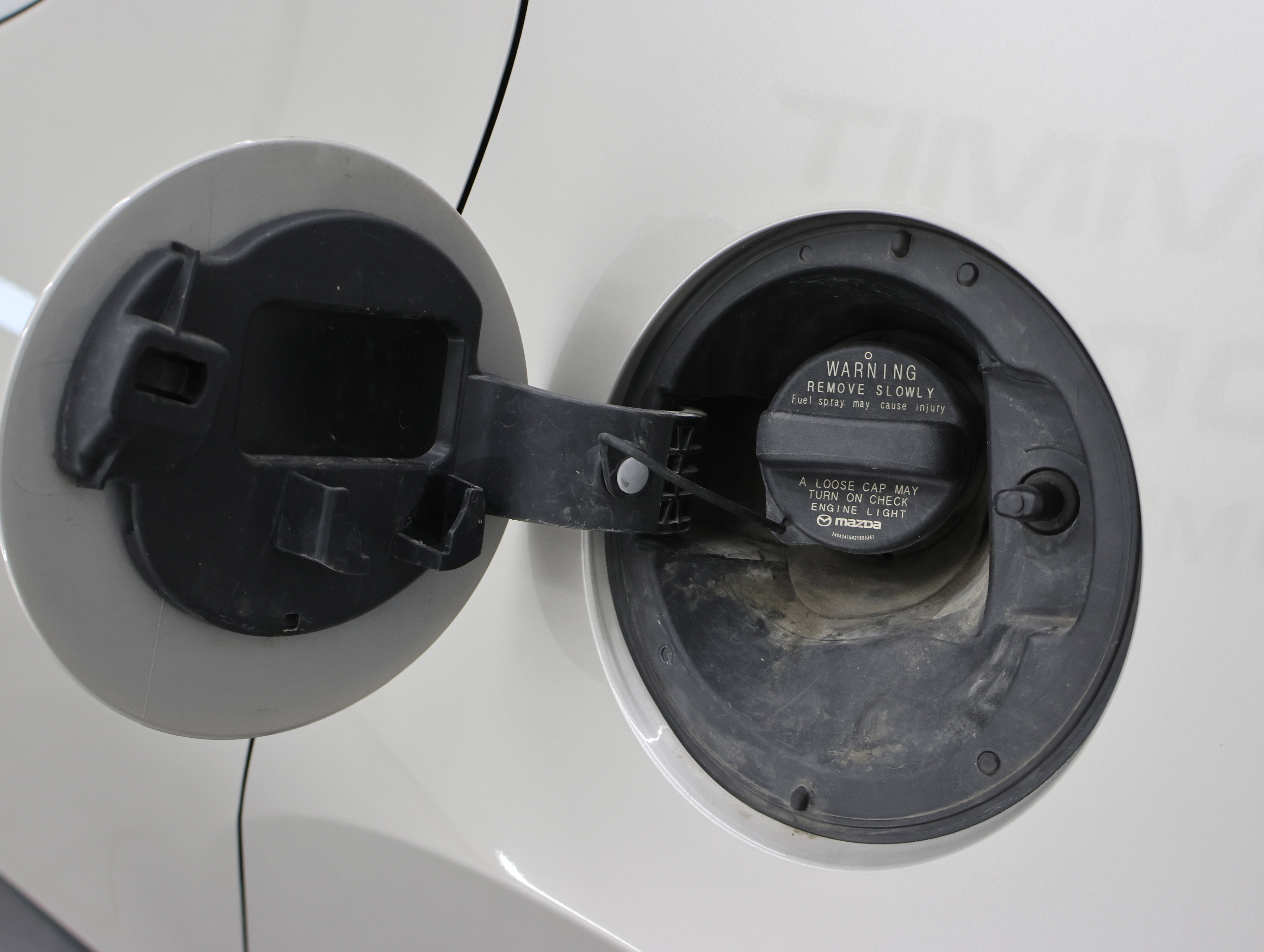 Used 2024 MAZDA MAZDA3 s image 28