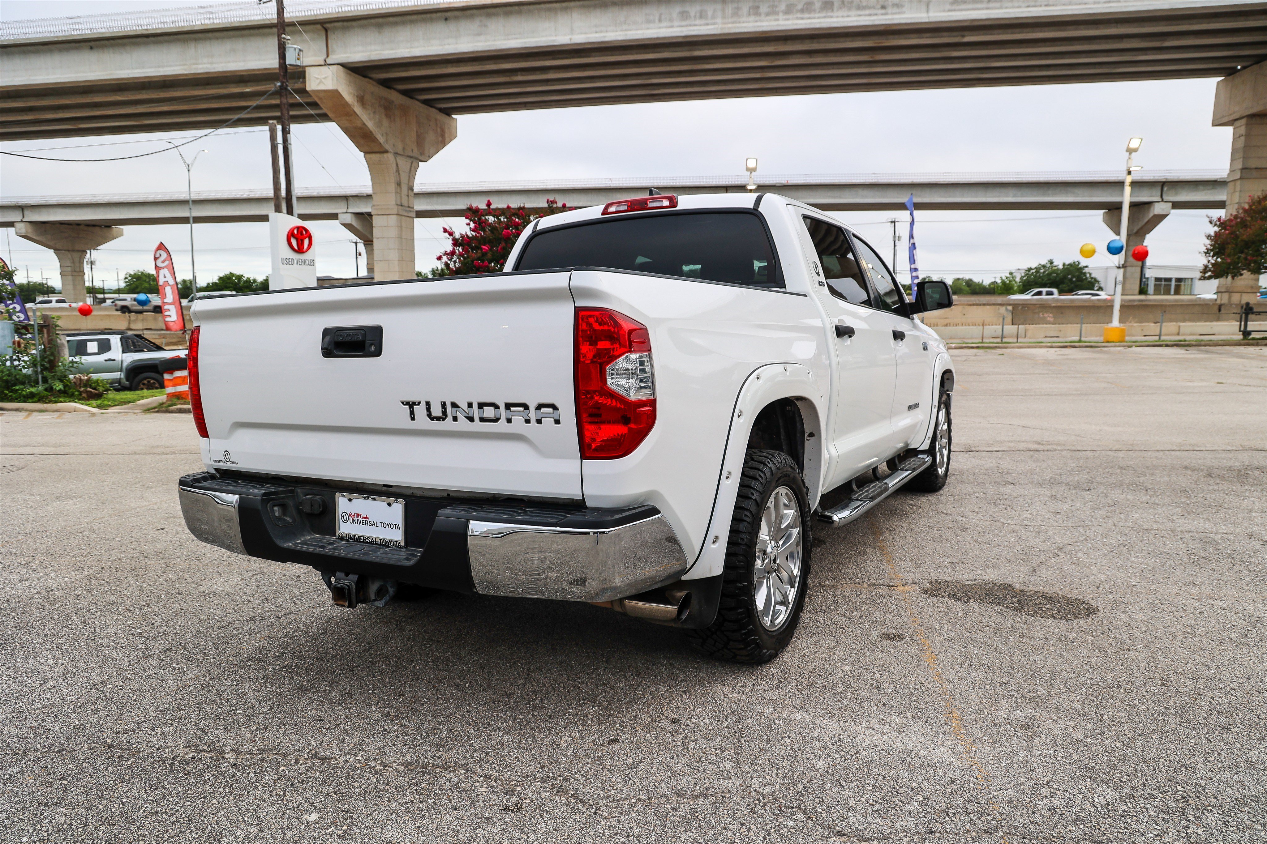 Used 2021 Toyota Tundra SR5 w/ SR5 Leather Package RWD image 7