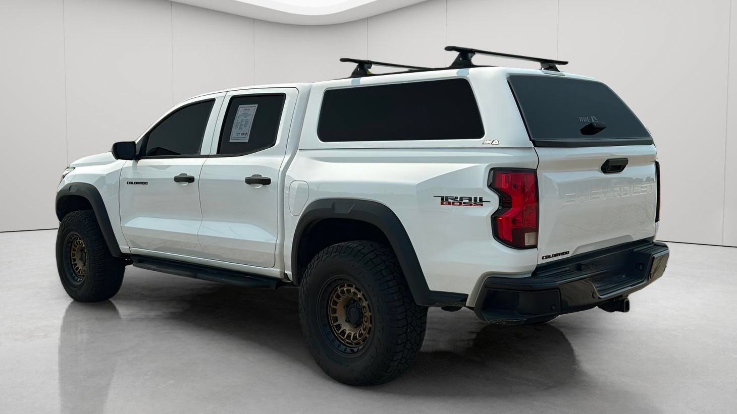 Used 2024 Chevrolet Colorado Trail Boss w/ Technology Package AWD/4WD image 7