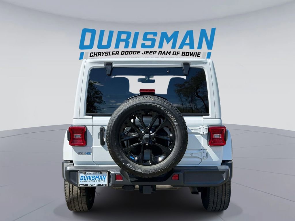 Used 2023 Jeep Wrangler Unlimited Sahara w/ Cold Weather Group image 3