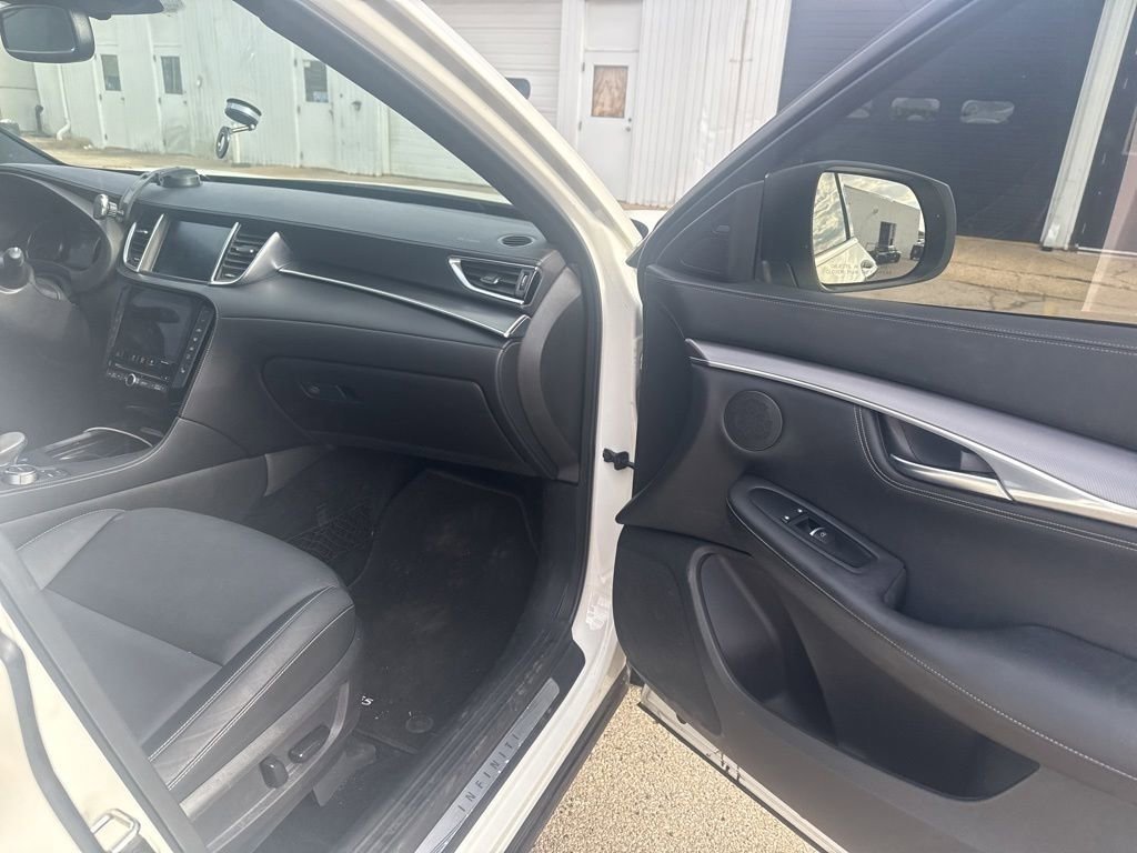 Used 2022 INFINITI QX55 Luxe w/ Cargo Package AWD/4WD image 11