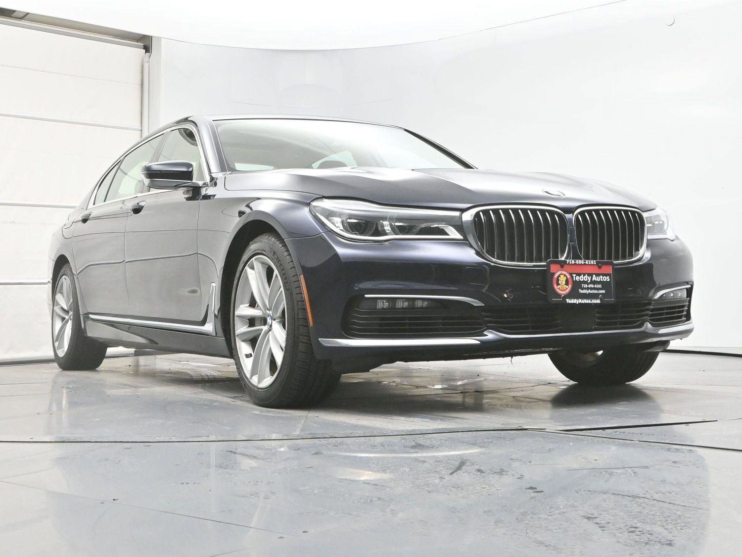 Used 2018 BMW 750i xDrive image 36