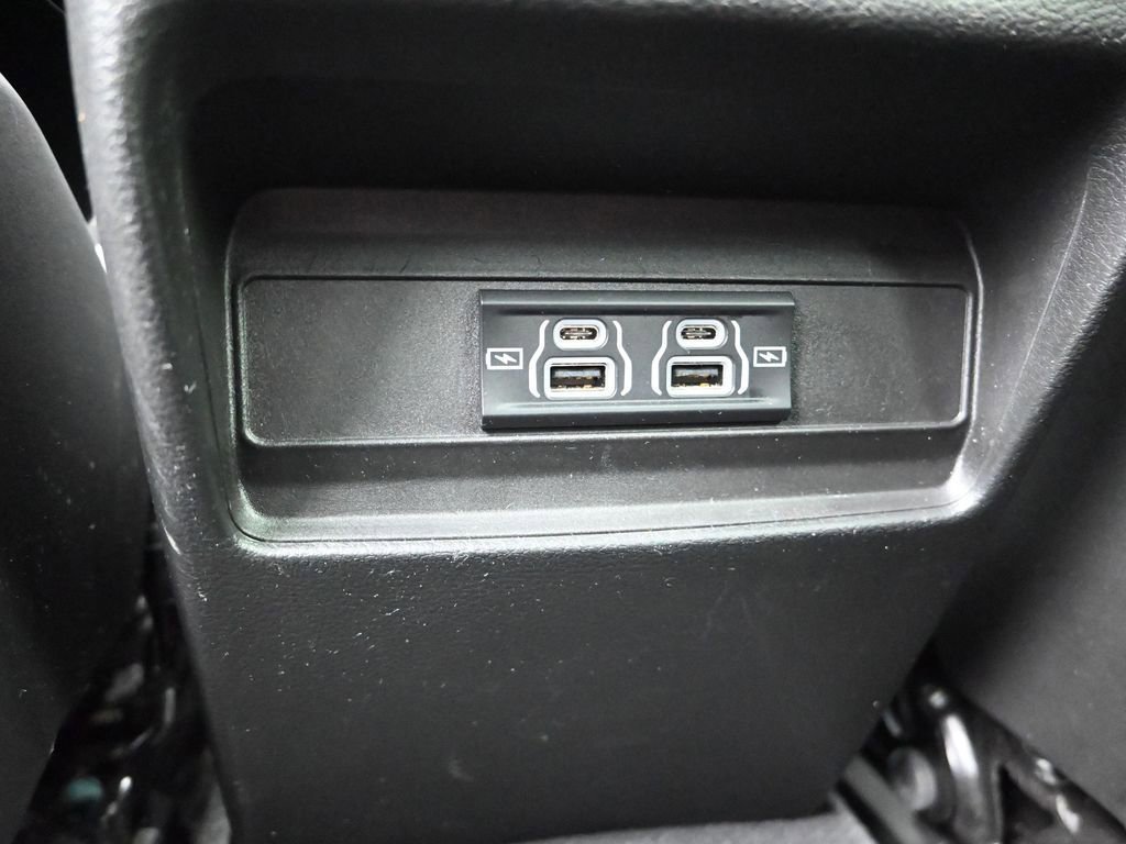 Used 2023 Jeep Grand Cherokee Laredo AWD/4WD image 21