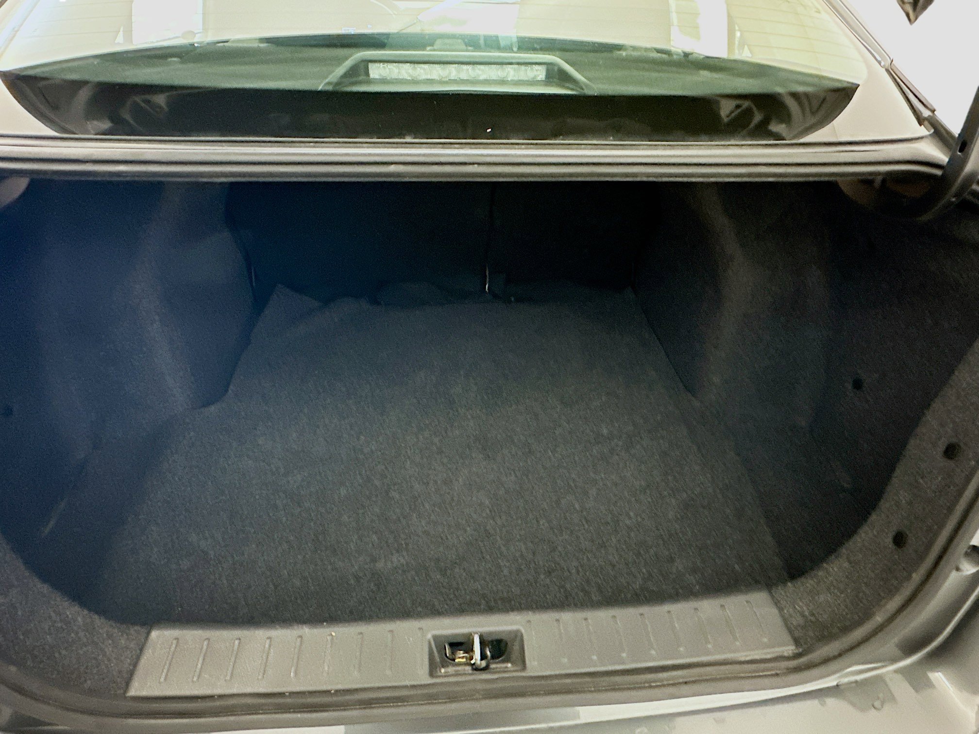 Used 2025 Nissan Versa SV FWD image 29