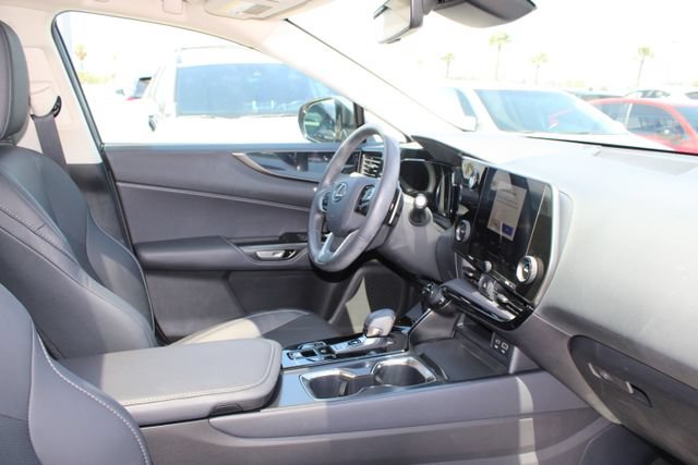 Certified 2025 Lexus NX 250 FWD image 5