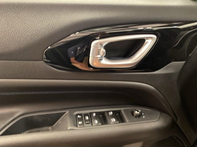 New 2026 Jeep Compass Latitude image 16