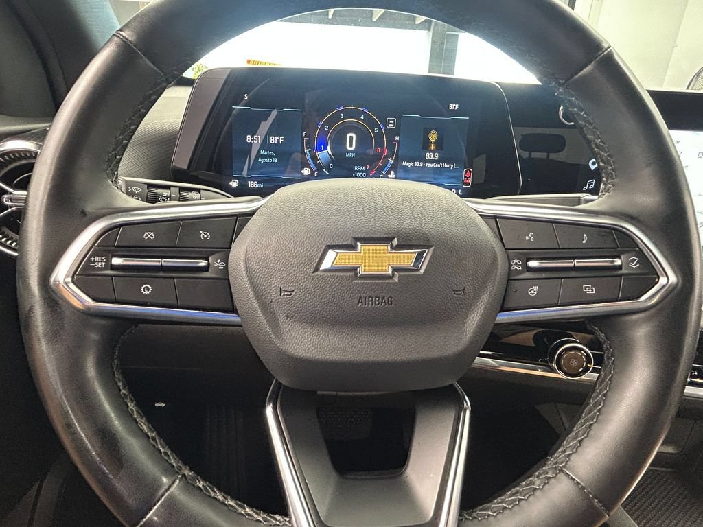 Used 2025 Chevrolet Equinox LT FWD image 32
