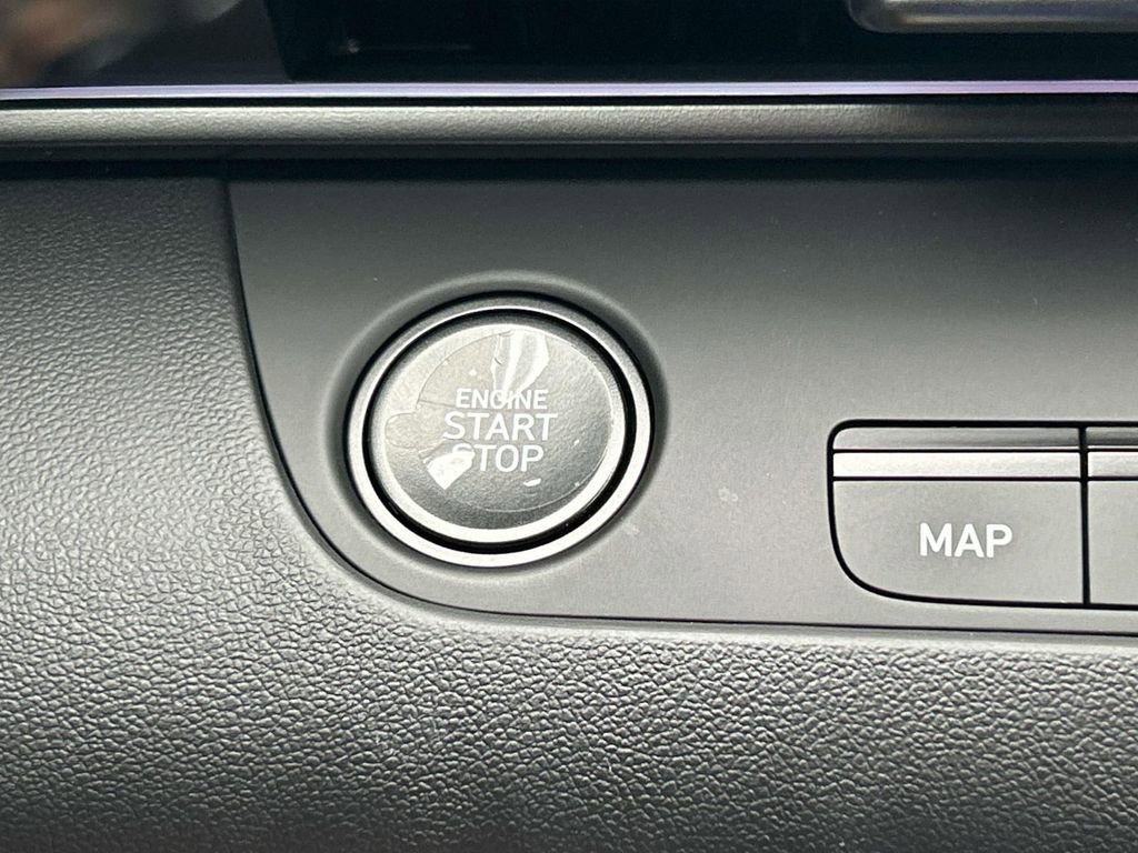 New 2025 Hyundai Elantra SEL FWD image 23