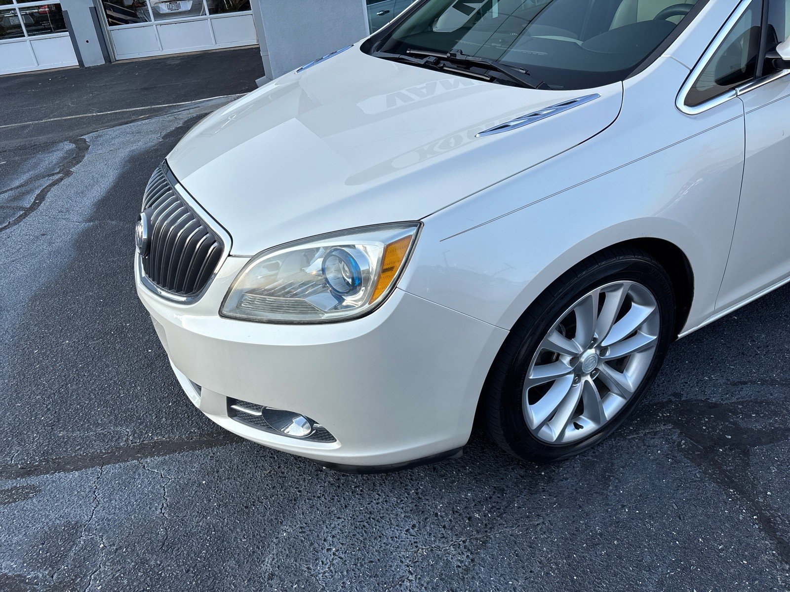 Used 2015 Buick Verano Leather w/ Experience Buick Package image 8