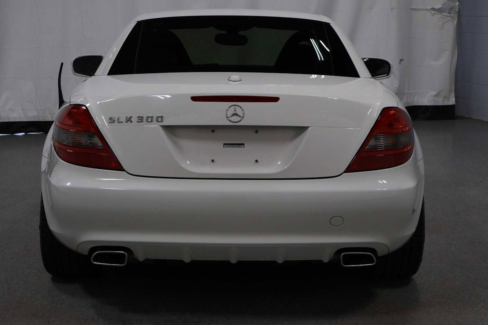 Used 2009 Mercedes-Benz SLK 300 image 7