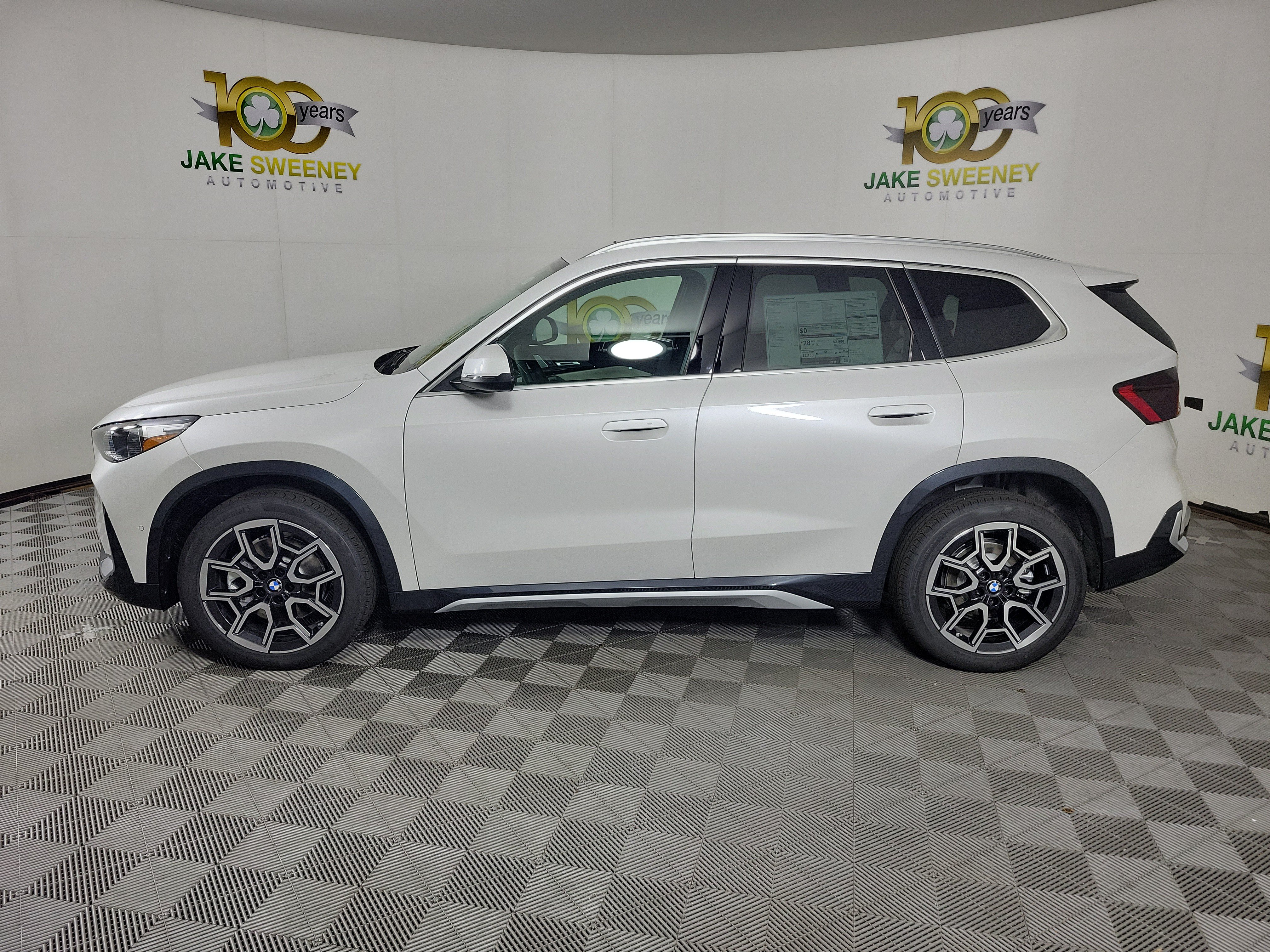 New 2027 BMW X1 xDrive28i AWD/4WD image 4
