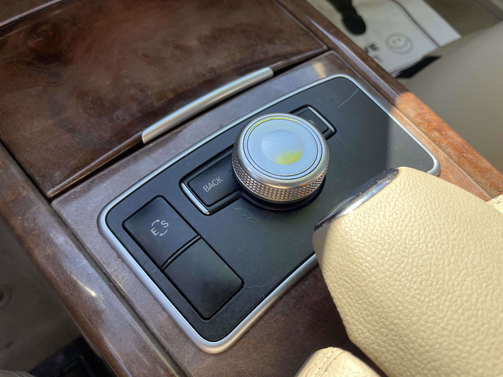 Used 2011 Mercedes-Benz E 350 4MATIC Sedan image 18