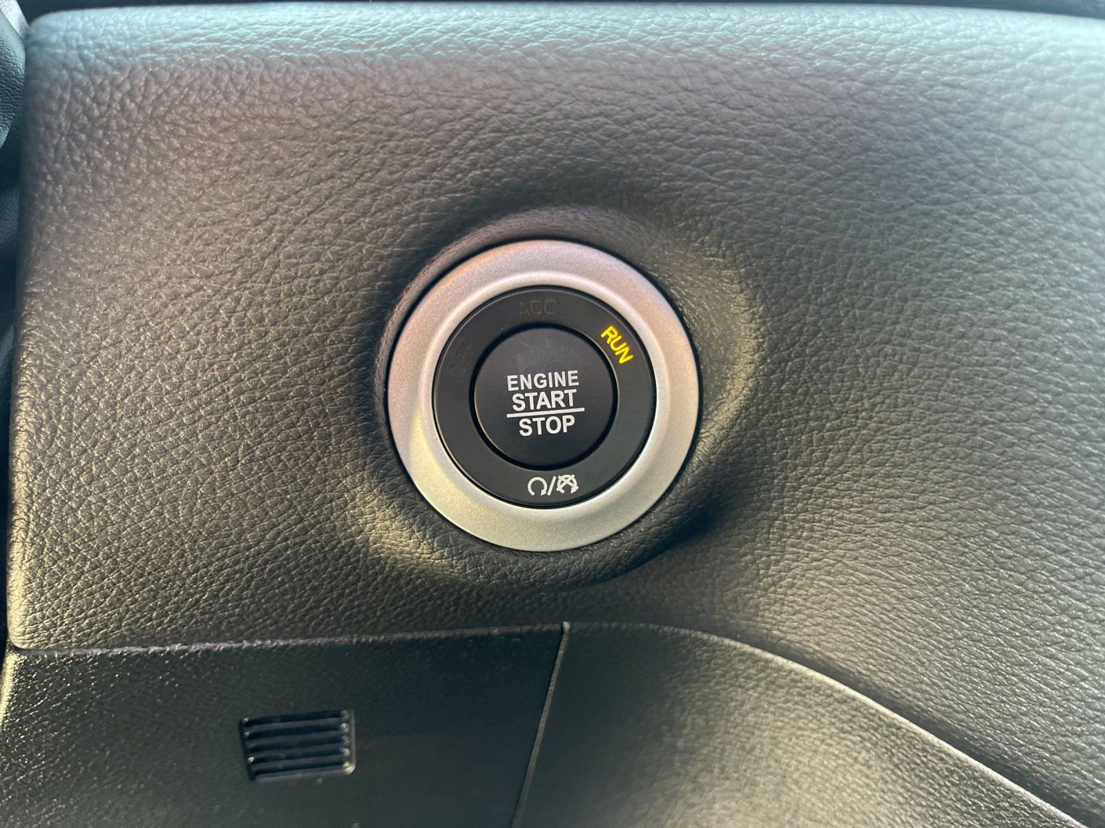 New 2026 Chrysler Pacifica Select w/ S Appearance Package image 25