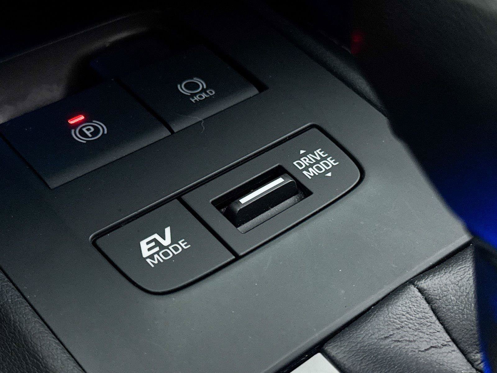 Used 2021 Toyota Venza LE w/ Carpet Mat Package (TMS) AWD/4WD image 8