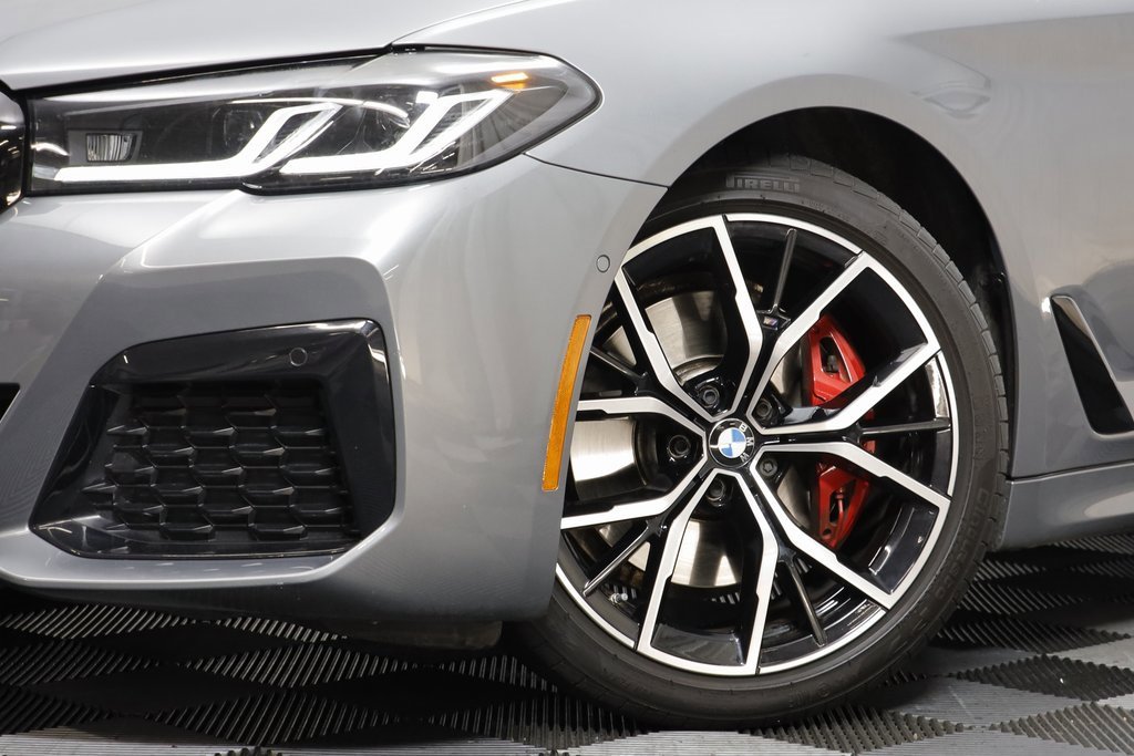 Certified 2023 BMW 530i xDrive w/ M Sport Package image 3