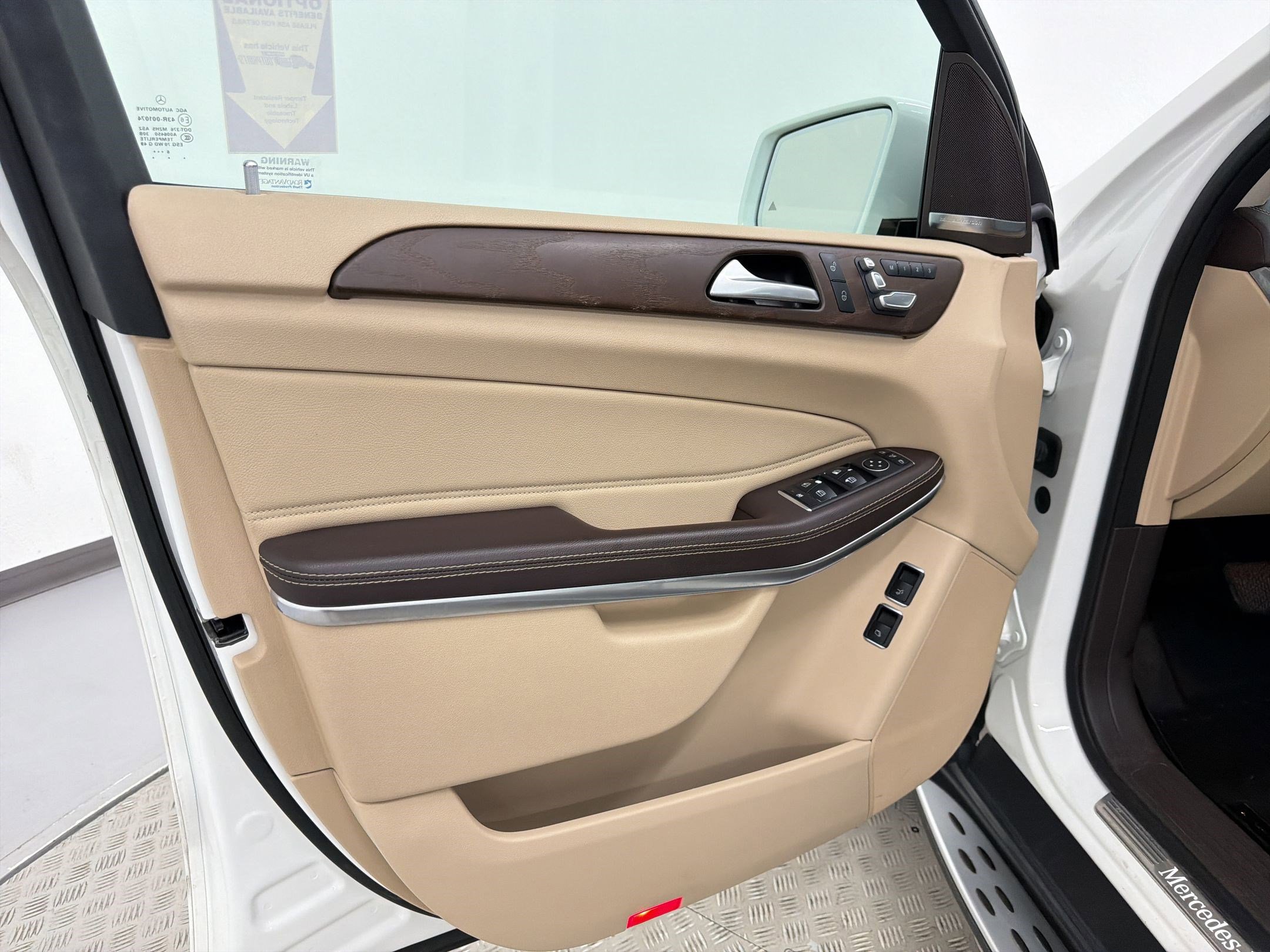 Used 2017 Mercedes-Benz GLS 550 4MATIC image 22