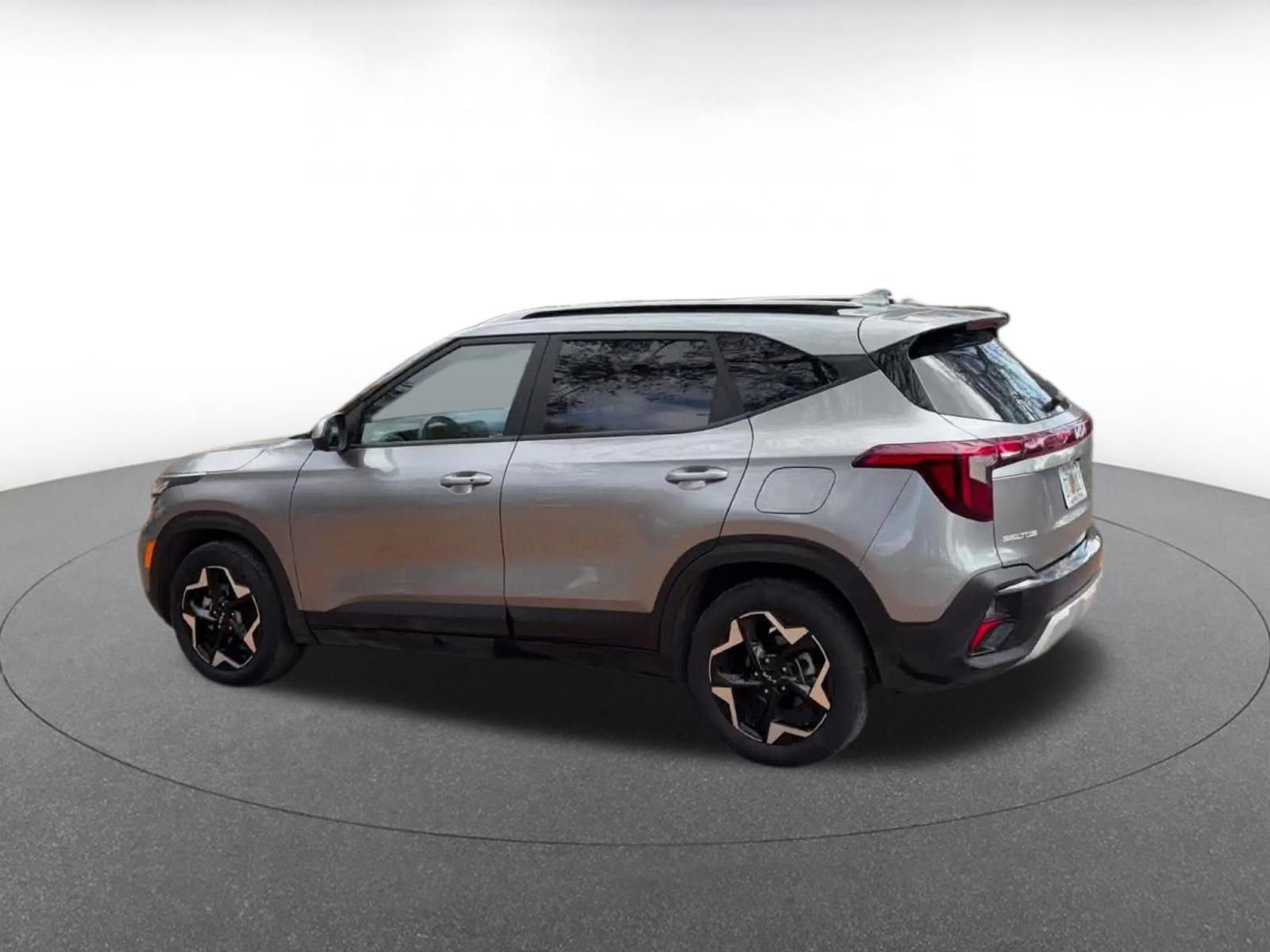 Used 2025 Kia Seltos S image 10