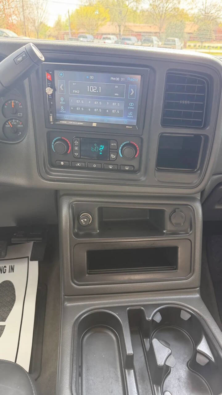 Used 2007 Chevrolet Silverado 2500 LT w/ Heavy-Duty Power Package image 17