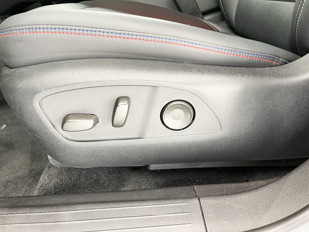 Certified 2024 Chevrolet Equinox EV RS image 16