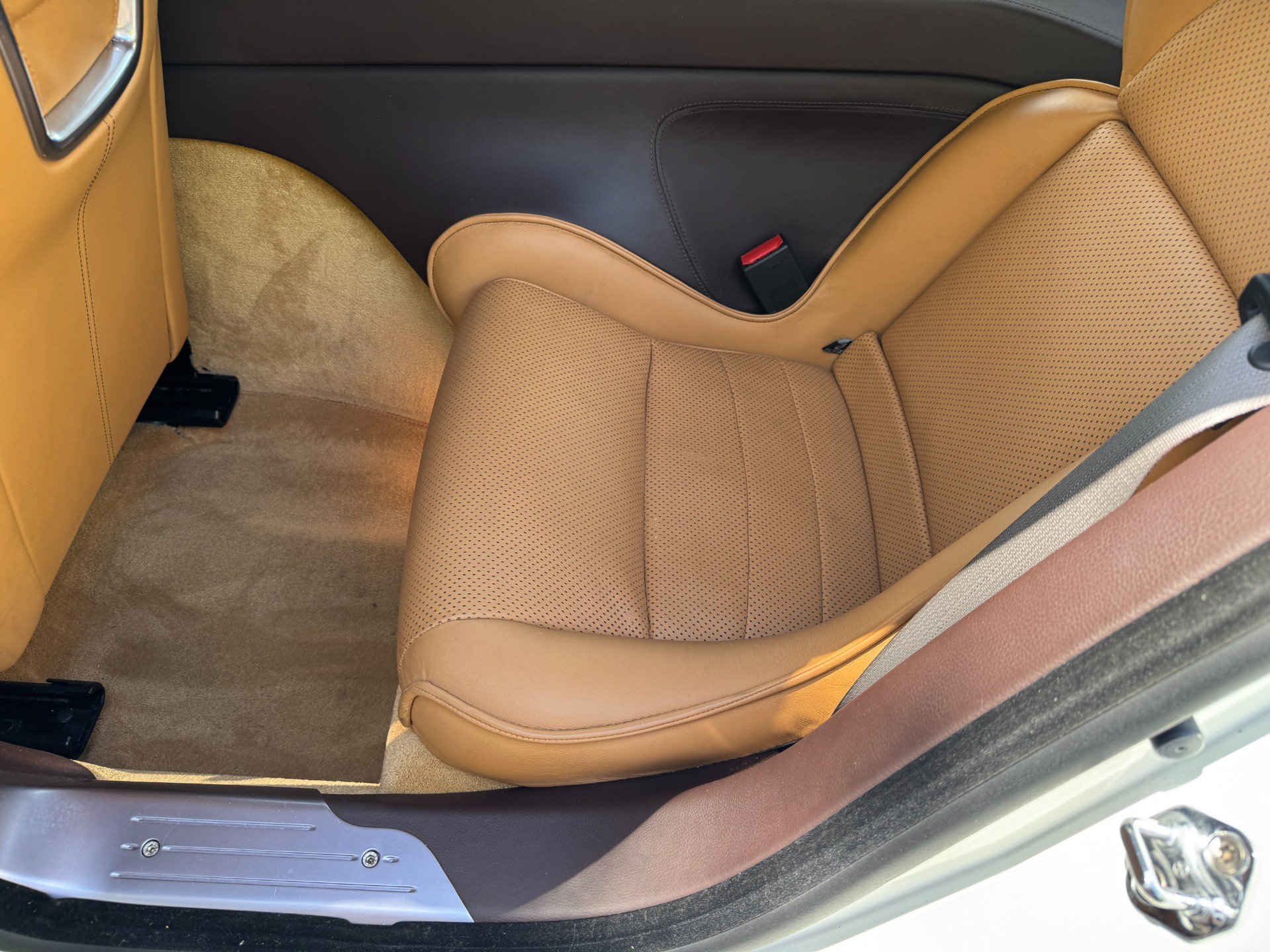 Used 2011 Aston Martin Rapide RWD image 46