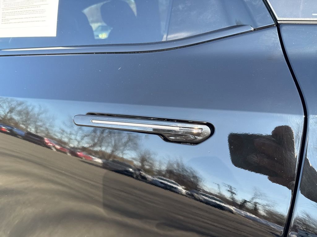 Used 2025 Cadillac Optiq Sport 2 image 9