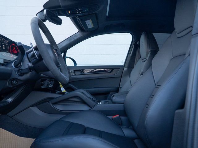 New 2026 Porsche Cayenne GTS image 17