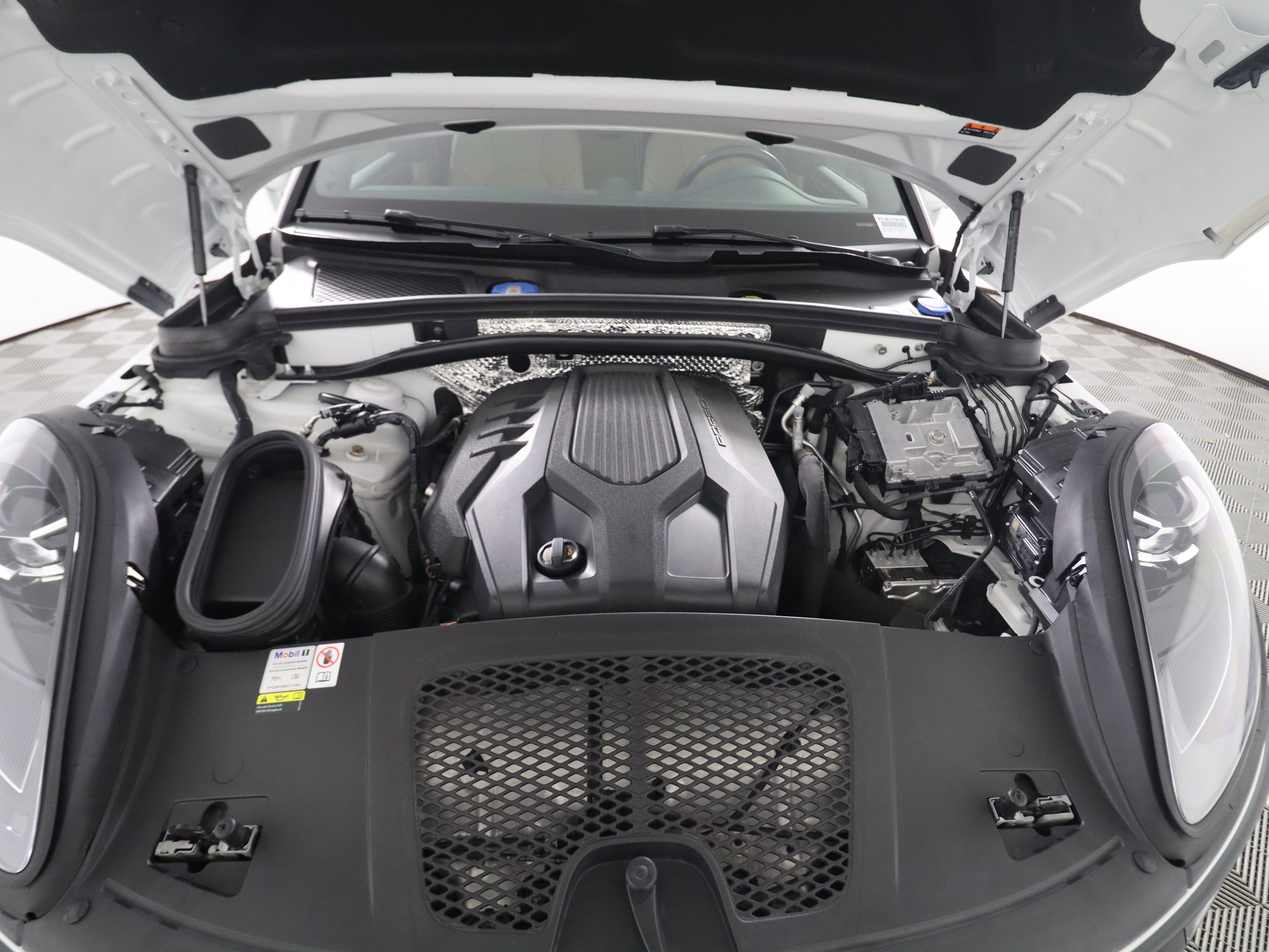 Used 2023 Porsche Macan image 20