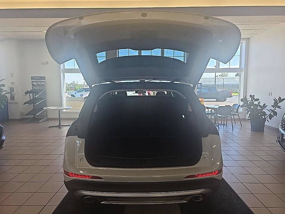 Used 2022 Lincoln Corsair AWD w/ Premium Package image 33