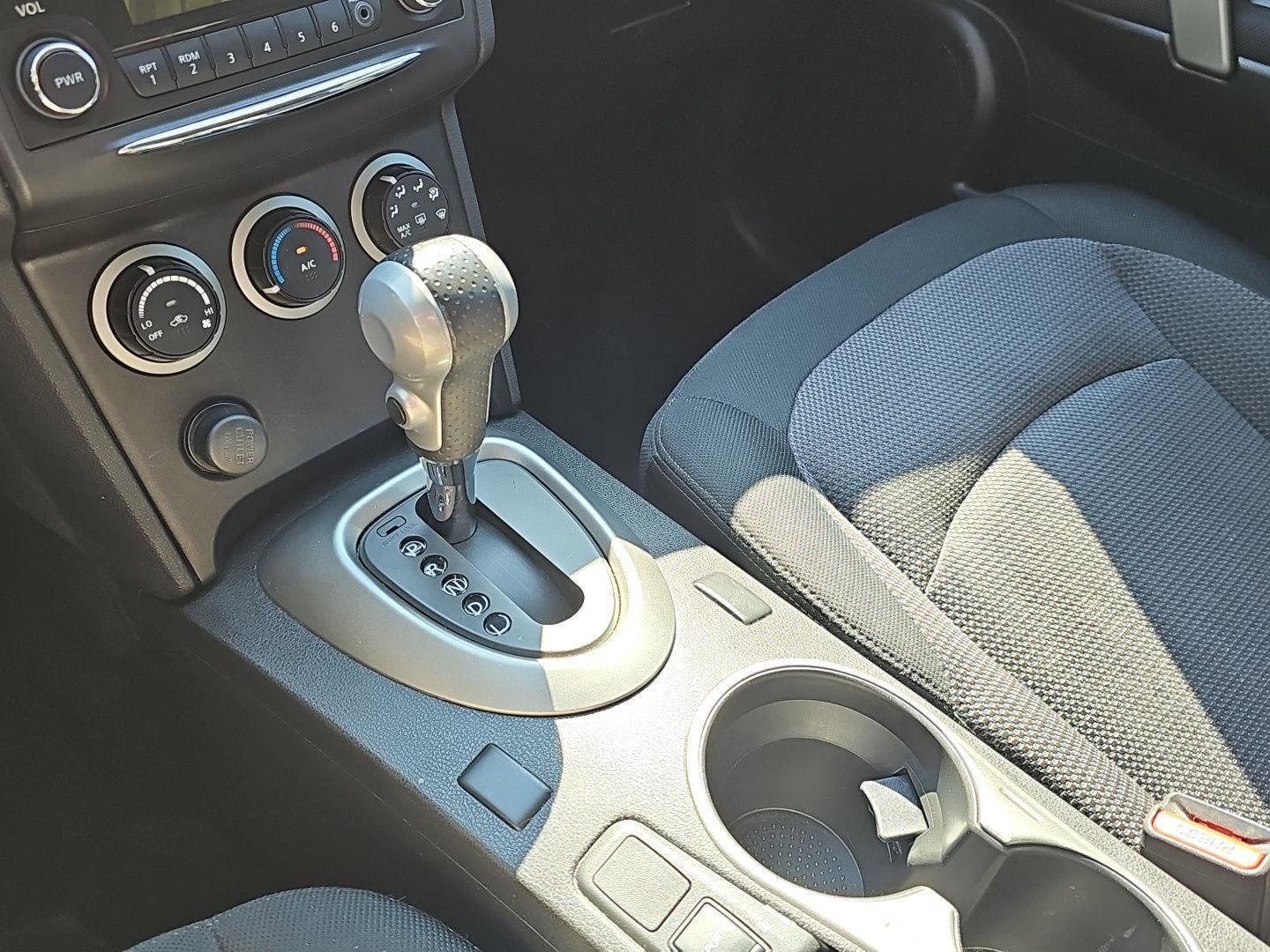 Used 2013 Nissan Rogue SV image 11