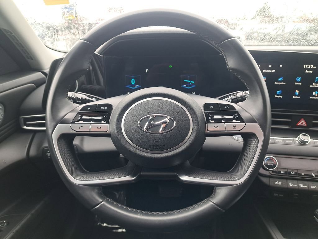 Used 2023 Hyundai Elantra Limited image 19