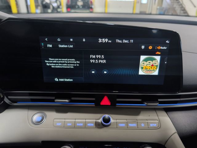 Certified 2025 Hyundai Elantra Limited image 19