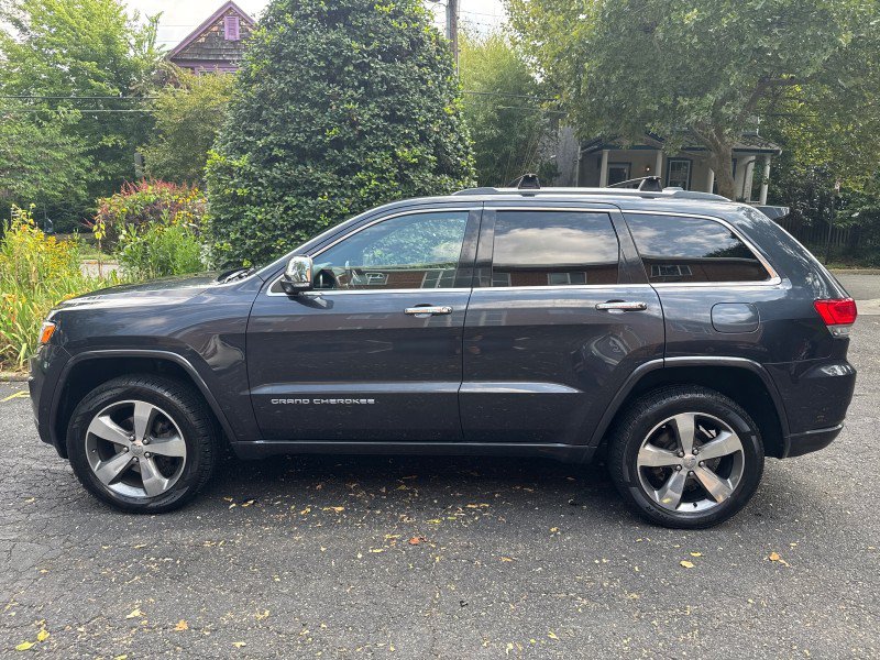 Used 2015 Jeep Grand Cherokee Overland w/ Advanced Technology Group AWD/4WD image 7