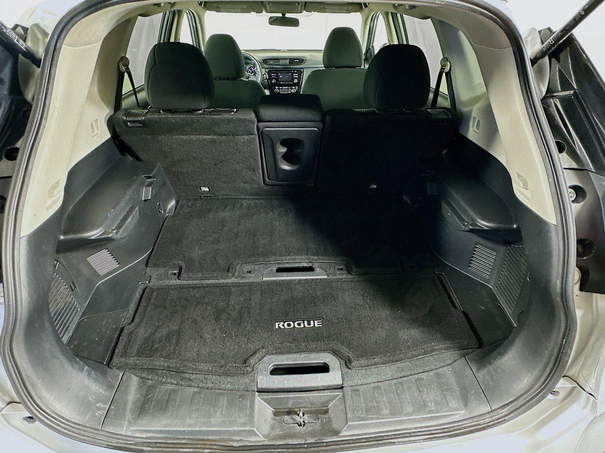 Used 2017 Nissan Rogue SV FWD image 26