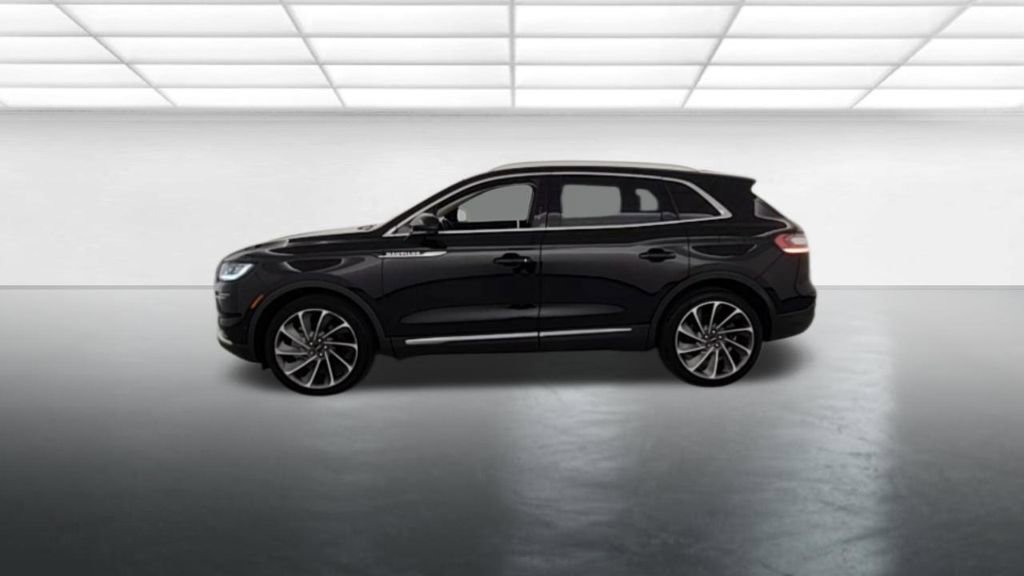 Used 2023 Lincoln Nautilus Reserve w/ Equipment Group 201A image 5