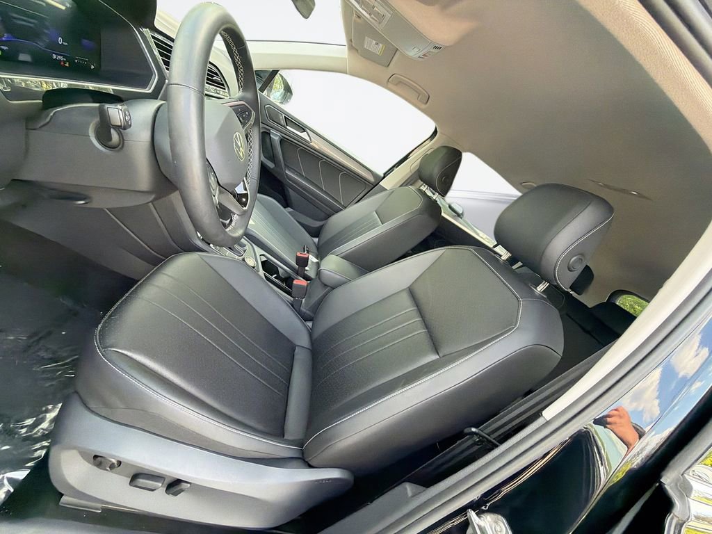 Used 2024 Volkswagen Tiguan SE AWD/4WD image 13