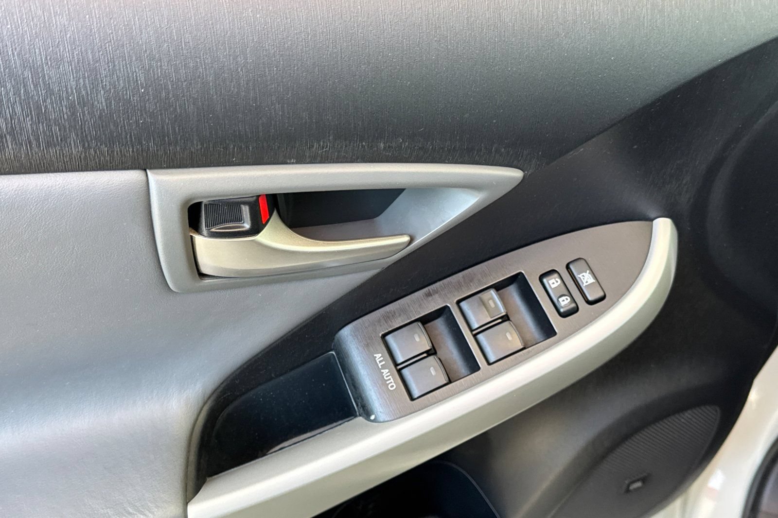 Used 2013 Toyota Prius Five FWD image 12