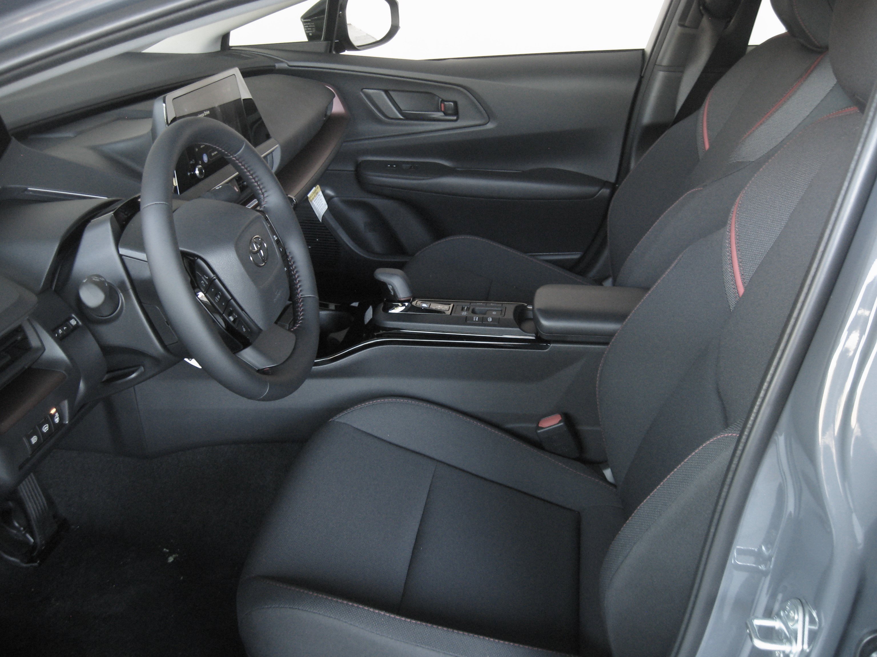 New 2026 Toyota Prius Plug-In Hybrid FWD image 18