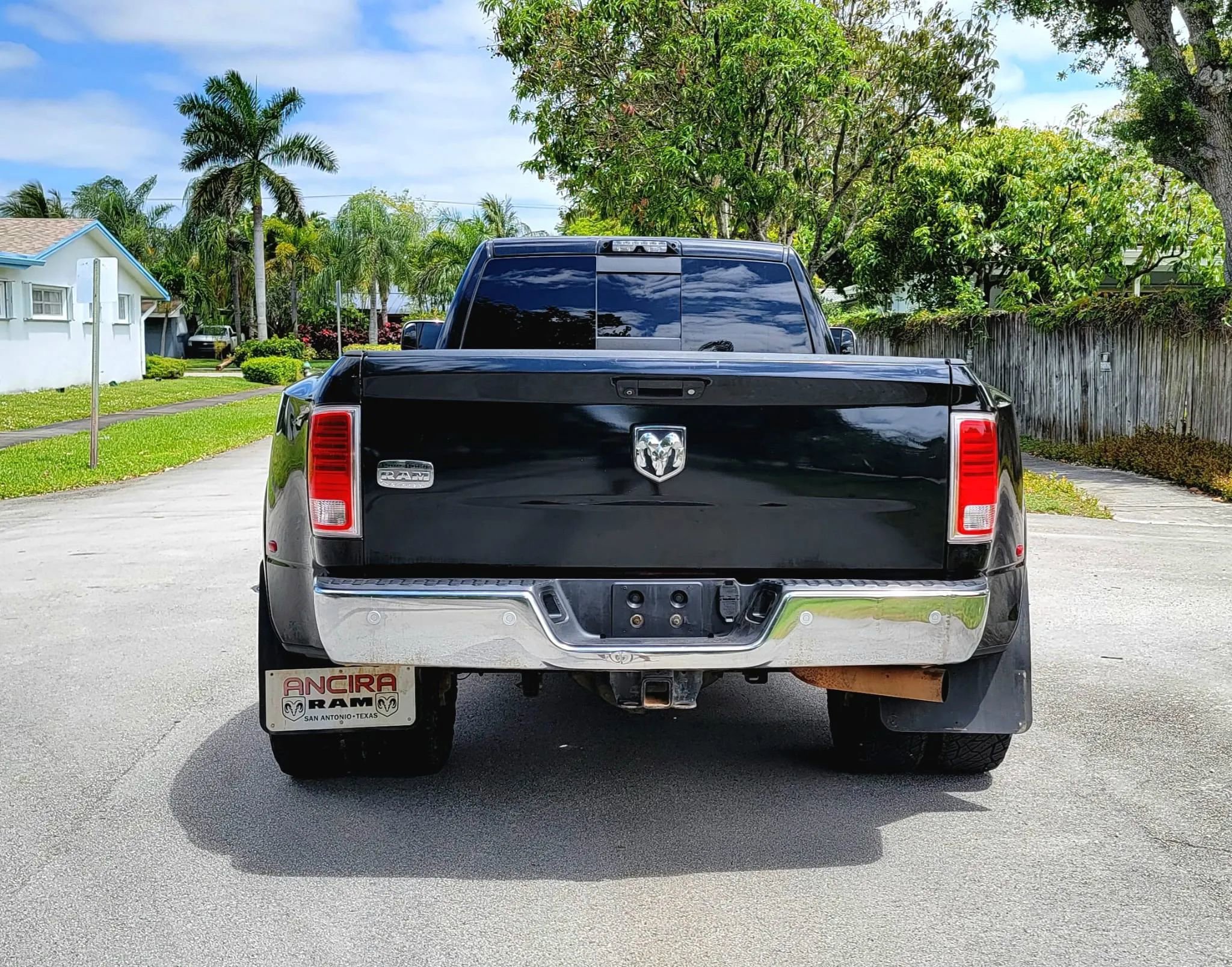 Used 2016 RAM 3500 Laramie Longhorn image 13